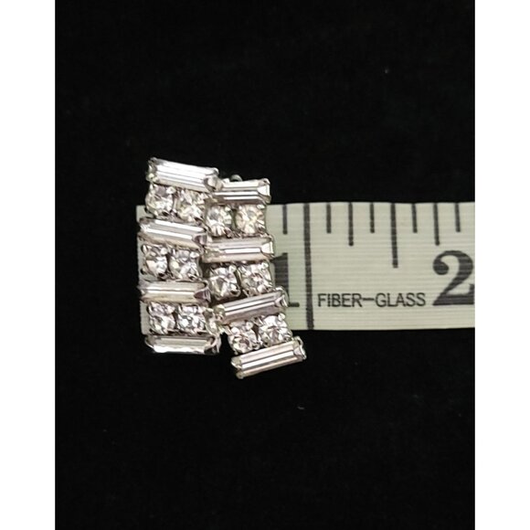 Vintage Weiss Clear Rhinestone & Baguette Clip-On Earrings - Picture 6 of 6